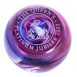 Queen's Platinum Jubilee Paperweight - 10 - 14 Day Delivery -Home Sale Store u22004 jubilee paperweight co 1